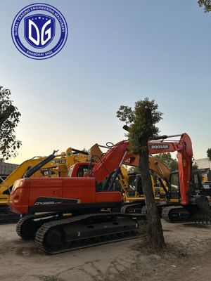 Energy-efficient DX225 Used Doosan Excavator 22.5t Smooth-running