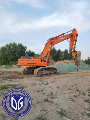Used Doosan DX500LC 50 Tonne Excavator With Precise Control Over Excavation