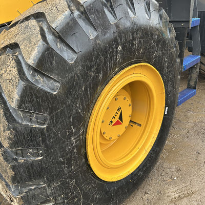 2.7m3 Standard Bucket Capacity Utilized SDLG Wheeled Loader Powered by Advanced EFI Engine Style