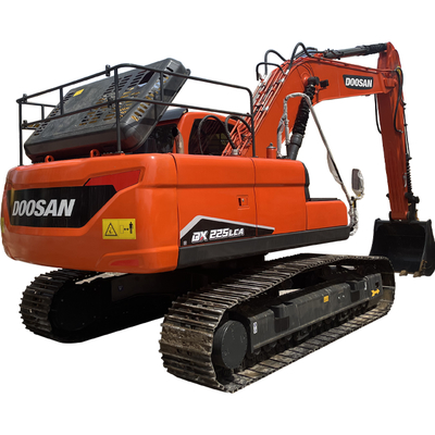 Affordable Doosan DX225 Excavator Crawler Moving Type Excellent Condition